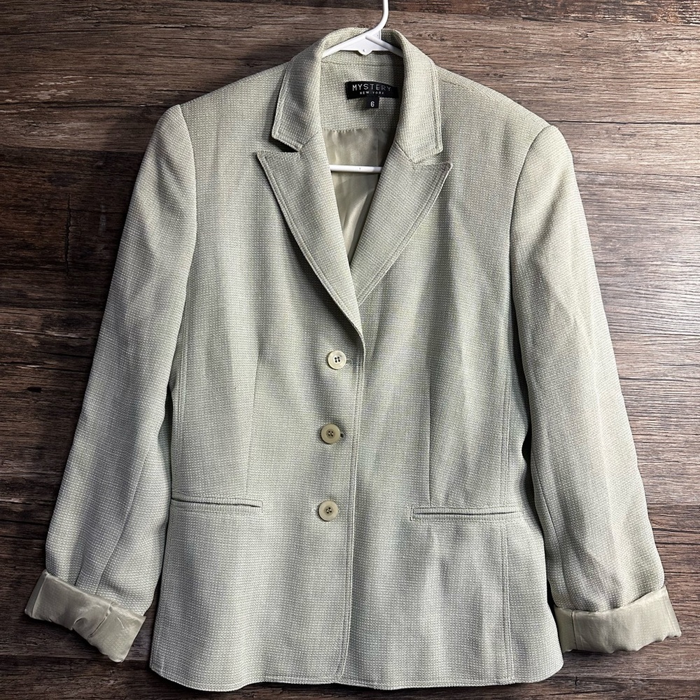 Elegant Women's Blazer by Mystery New York